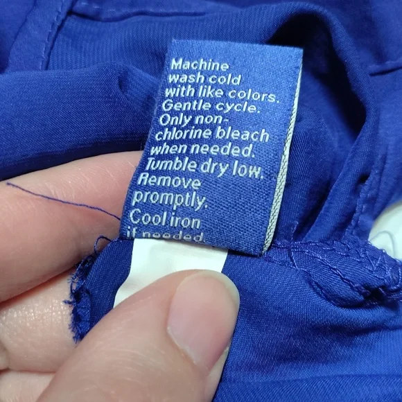 Apt. 9 Cobalt Blue Silky Flowy Blouse with Gold Hardware Size XL - Picture 4 of 9